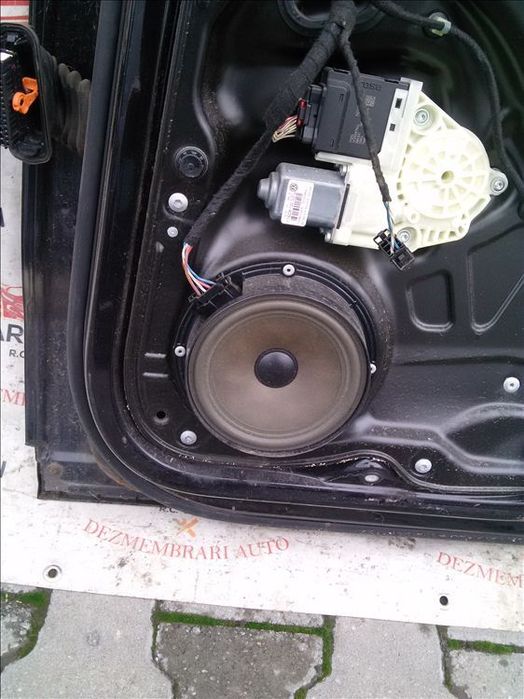 boxa spate volkswagen passat b6