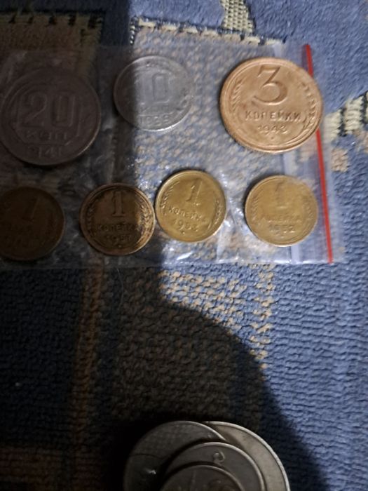 Продам монеты  срочно