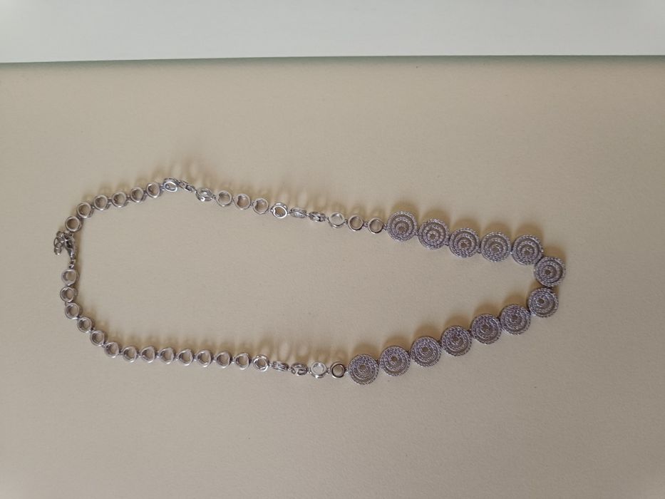 Дамско сребърно колие с камъчета Swarovski