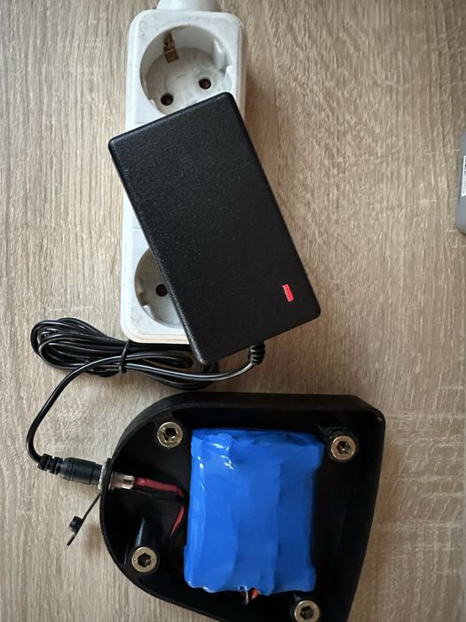 Sonar navomodel Lucky ff918 - baterie Li ion 3S , incarcator