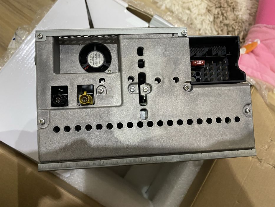 Радио  CD  player медия Мерцедес Ц класа