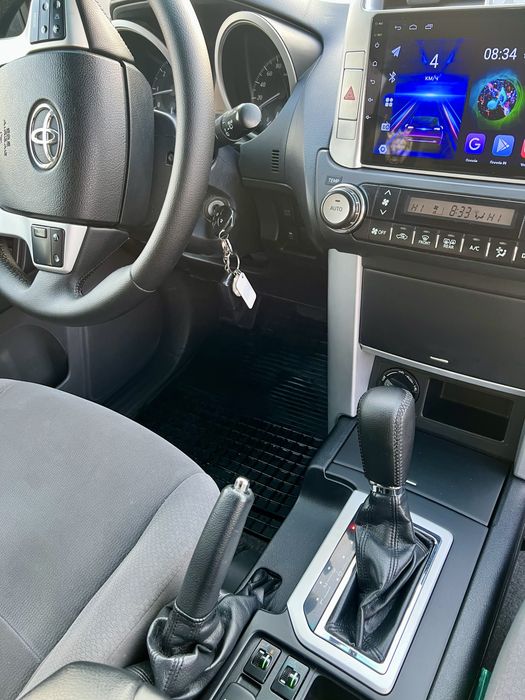 Не араб. Европеец.