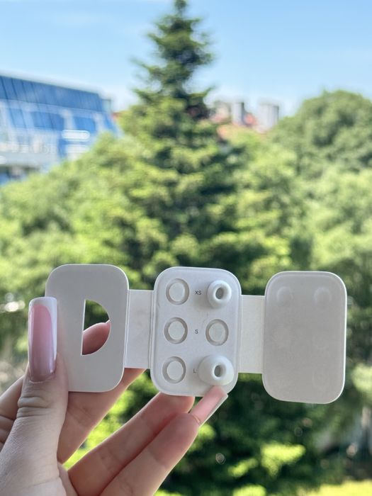 AirPods Pro 2nd gen Type C - кейс + лява слушалка