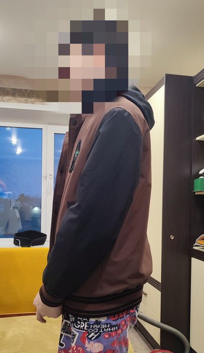 Продам куртку на подростка