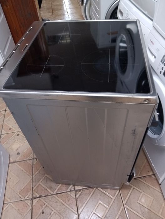 Иноксова свободно стояща печка с керамичен плот Gorenje 2 год.Гаранция