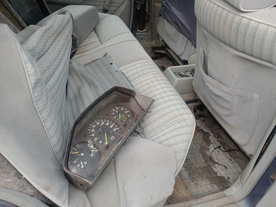 Piese pentru Mercedes W124 300 D