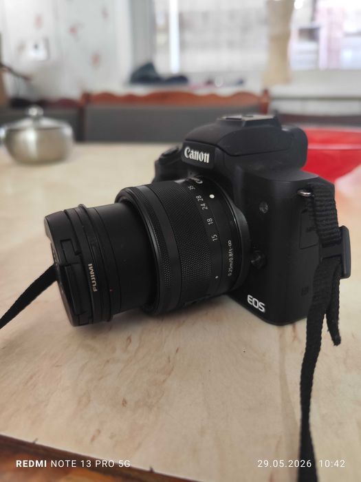 продается фотоаппарат canon m50