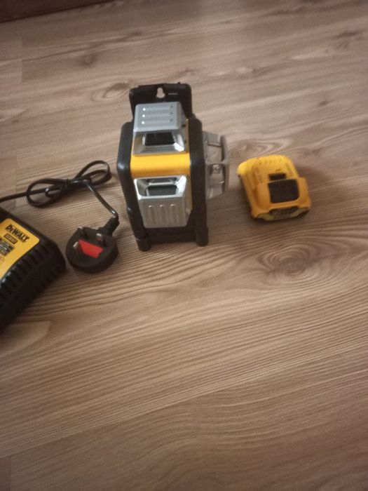 Лазер Dewalt модел DCE089D1G