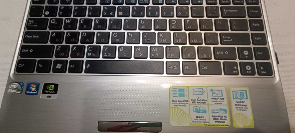 Продавам лаптоп Asus1201N