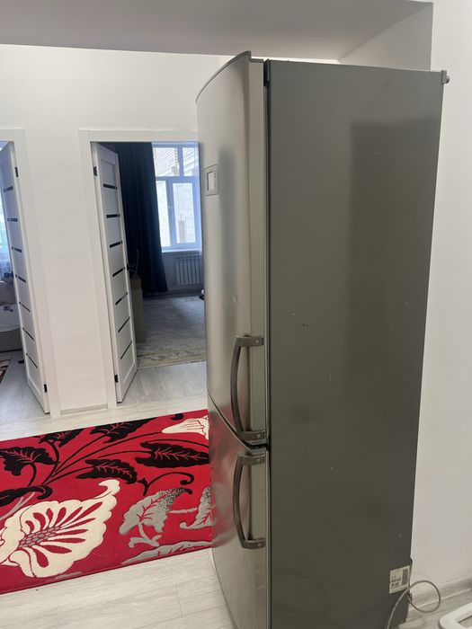 Холодильник в рабочем состояние