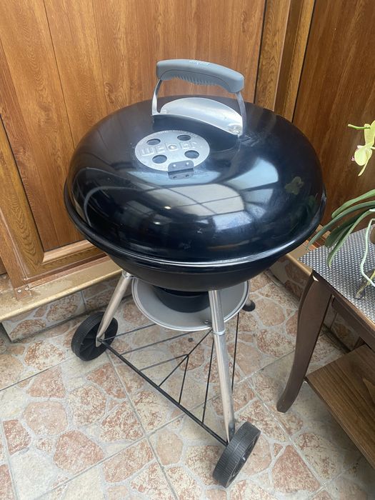 Барбекю на дървени веглища - Weber - като ново