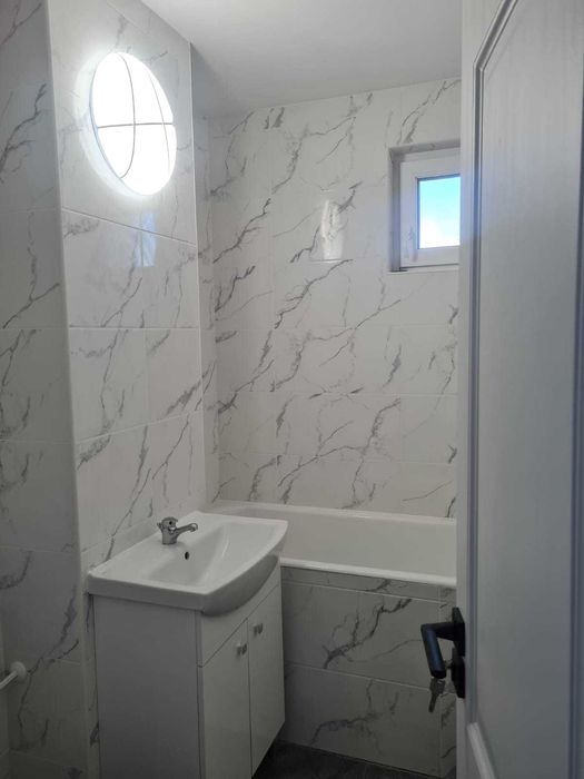 Vând apartament 3 camere decomandat in Tecuci