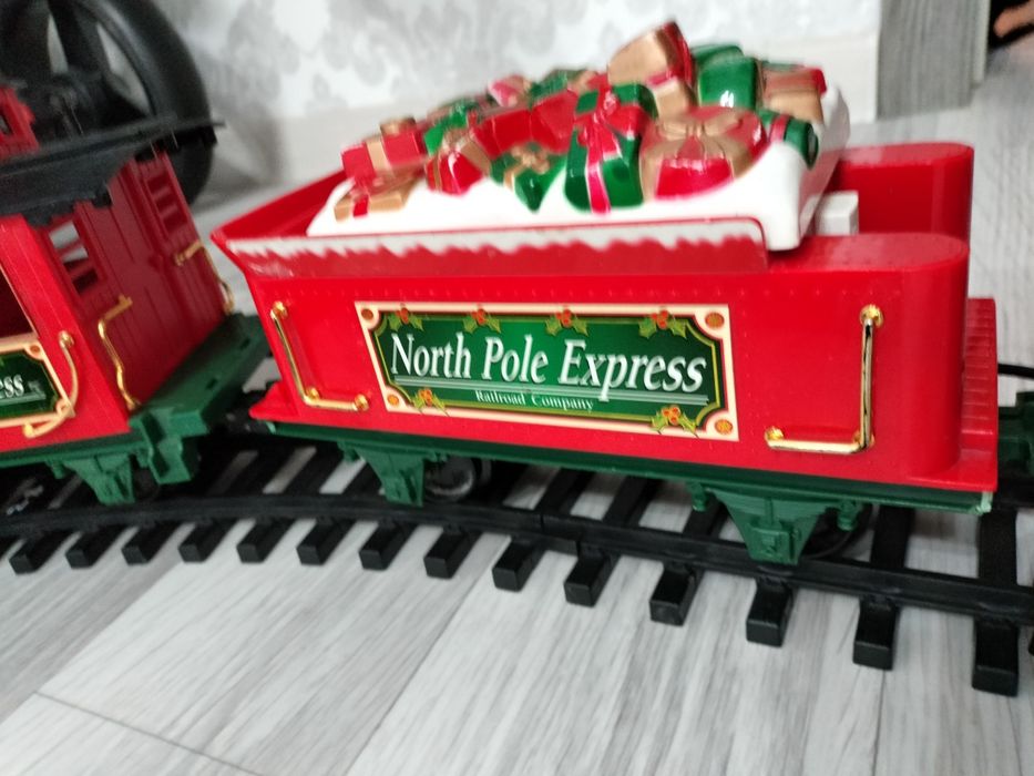 Продам игрушечный паровоз