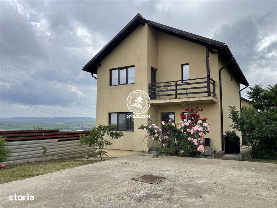 Vila cu 5 camere si 2 bai, de vanzare in Horpaz