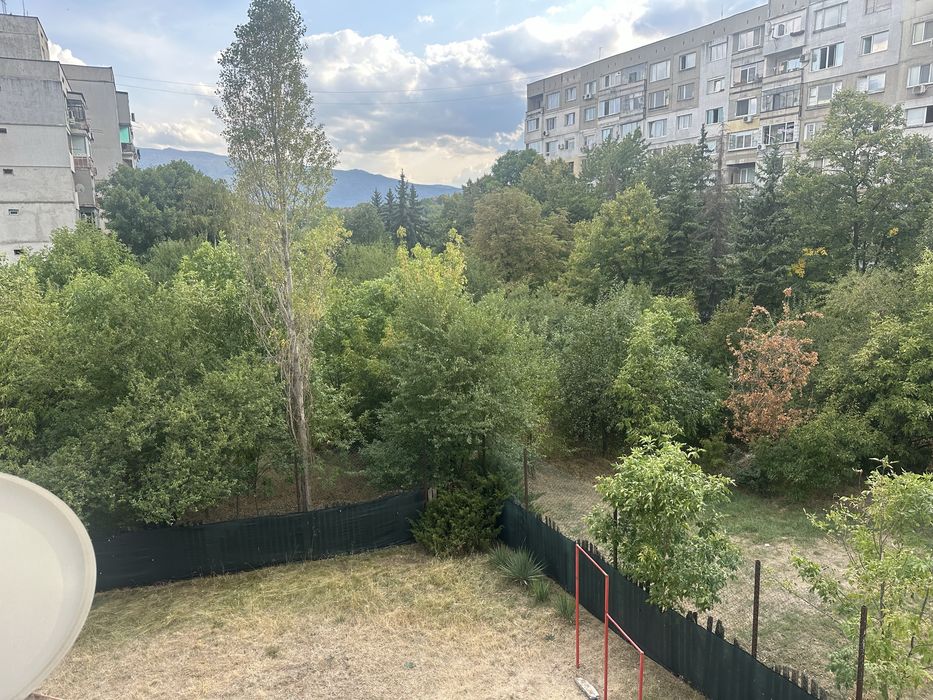 Продава се просторен 4 стаен апартамент в ж.к. Люлин 6, гр. София - снимка 5