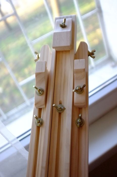 Șevalet LEMN, NOU, la cutie, reglabil si pliabil,pentru pictat/pictură