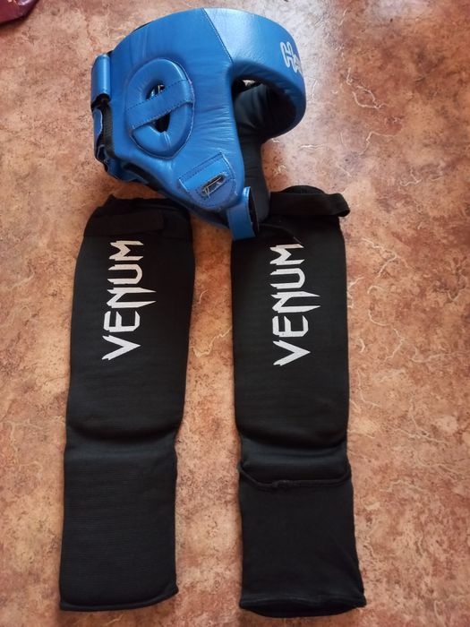 Продам шлем и накладки