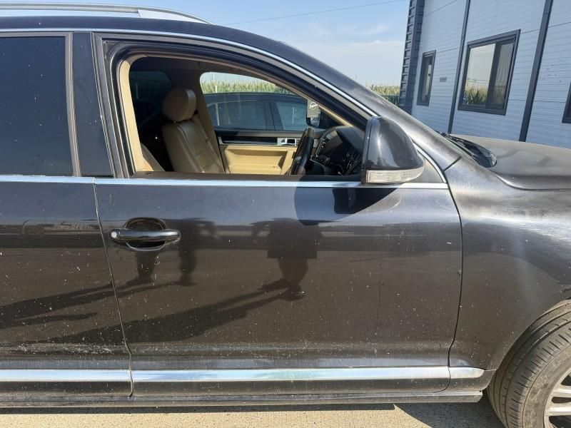 Portiera Usa fata dreapta Volkswagen Touareg facelift SUV culoare negr