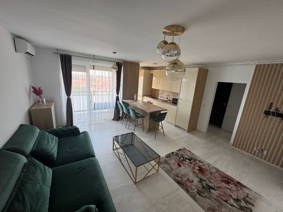 Proprietar inchiriez apartament cu 3 camere.