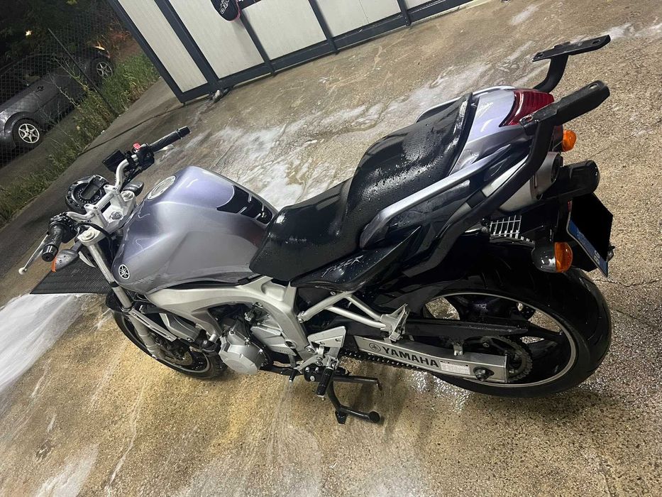 Мотор Yamaha FZ6 със ABS на двете гуми