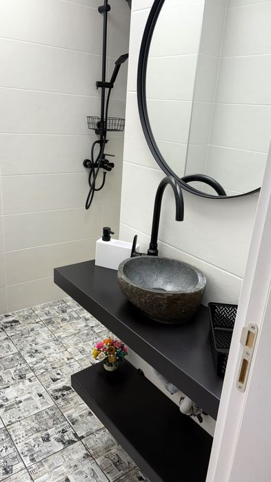 Дава се под наем Тристаен апартамент в Варна, Базар Левски - 100 кв.м за 1020 € - Снимка #9