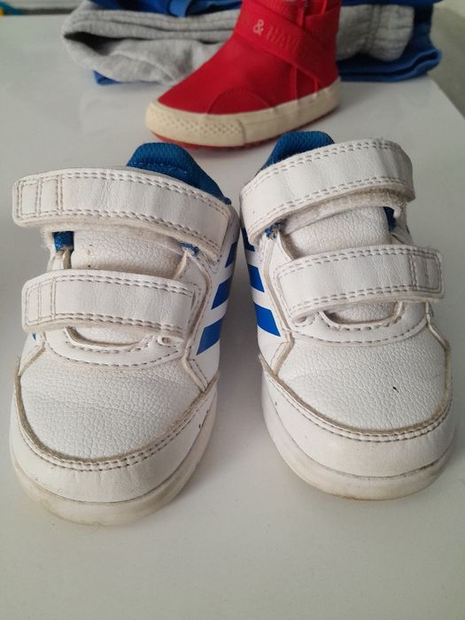 Обувки за момче адидас , зара