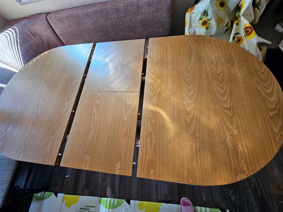 Трапезна маса от дърво