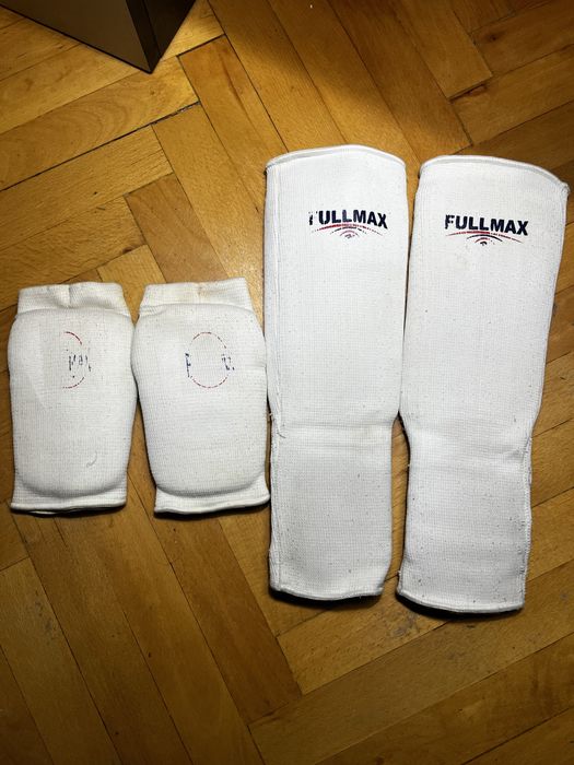 Професионална каска за бойни спортове с цял визьор (Kudo/ММА) за деца