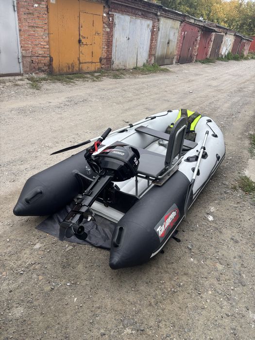 Продам лодку с мотором