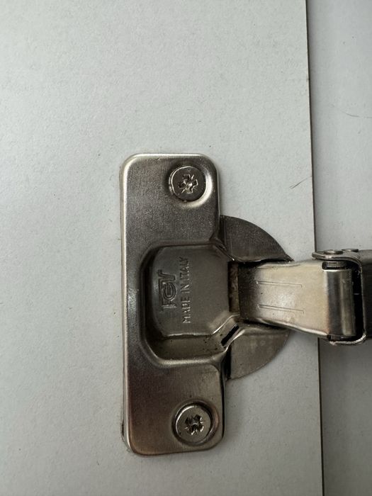 Продам кухонный гарнитур с вытяжкой