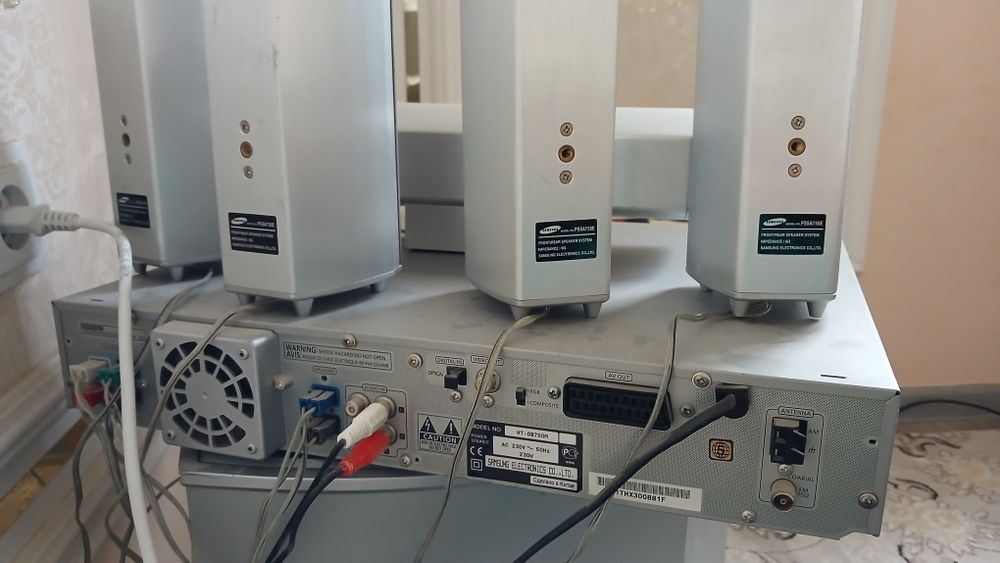 Domashniy kinoteatr Samsing 100 ga