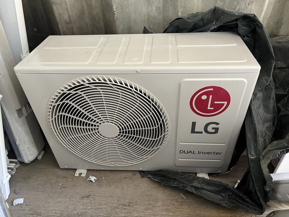 Кондиционер LG B18TS с внутренним блоком