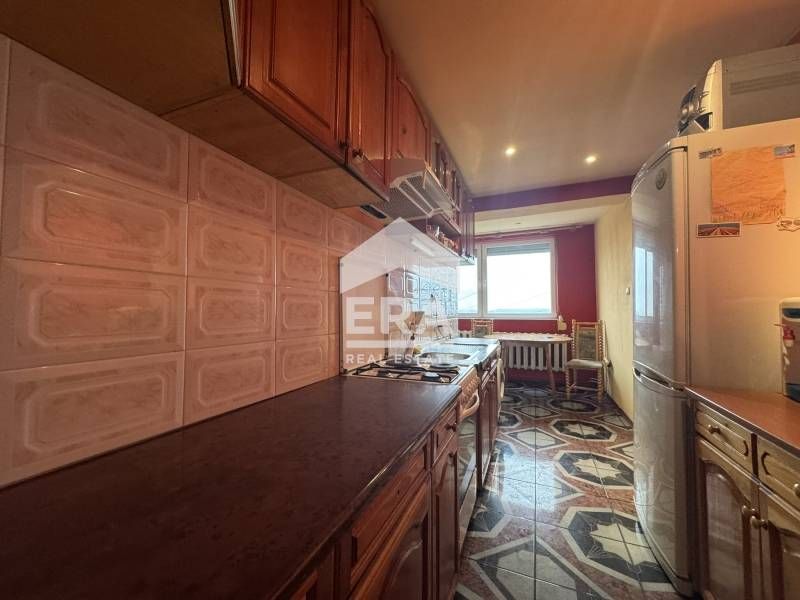 ЕКСКЛУЗИВНО! ЕРА ДРЪСТЪР предлага за продажба ​просторен четиристаен а