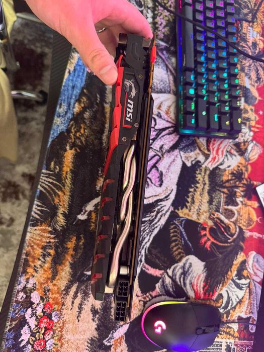 Vand placa video GTX 1070 MSI 8gb VRAM SIGILIU PE SURUB