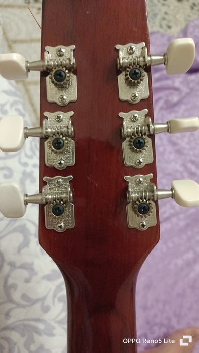 Продам гитару в хорошем состоянии