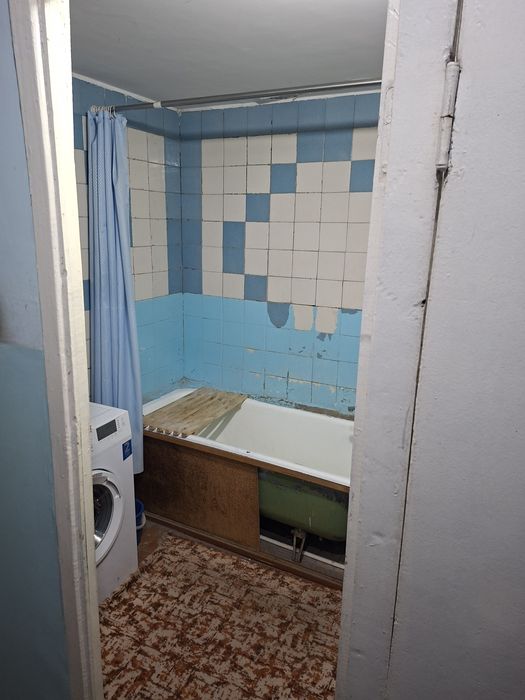 Uy sotiladi(2 xonali), mo'ljall xalqlar do'stligi saroyi!