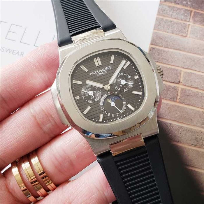 Мъжки часовник Patek Philippe Nautilus с автоматичен механизъм