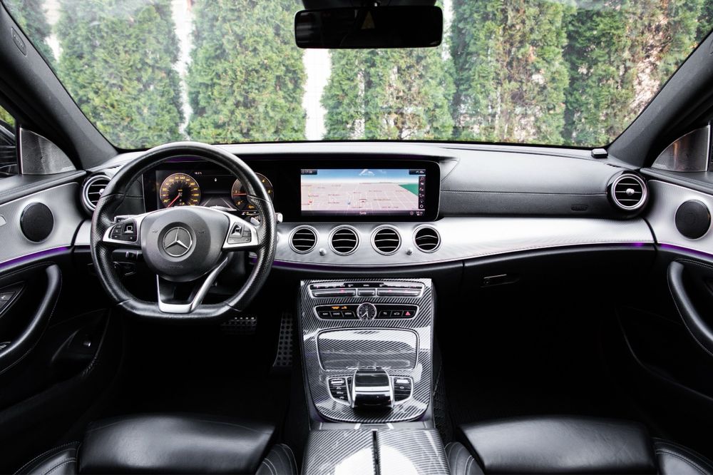 Mercedes Benz E220 w213 Pack AMG / Multibeam / Bord Digital / 2.0D