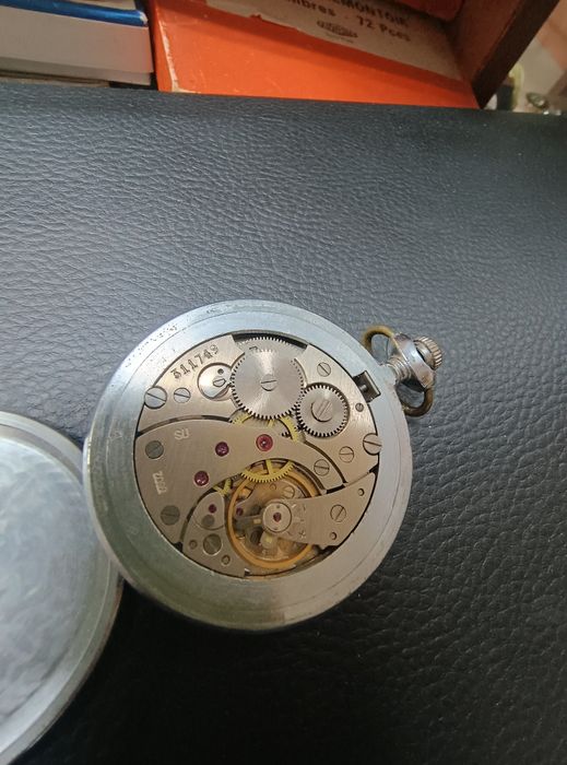 Красив Джобен Часовник МОЛНИЯ  Идеален за Декорация