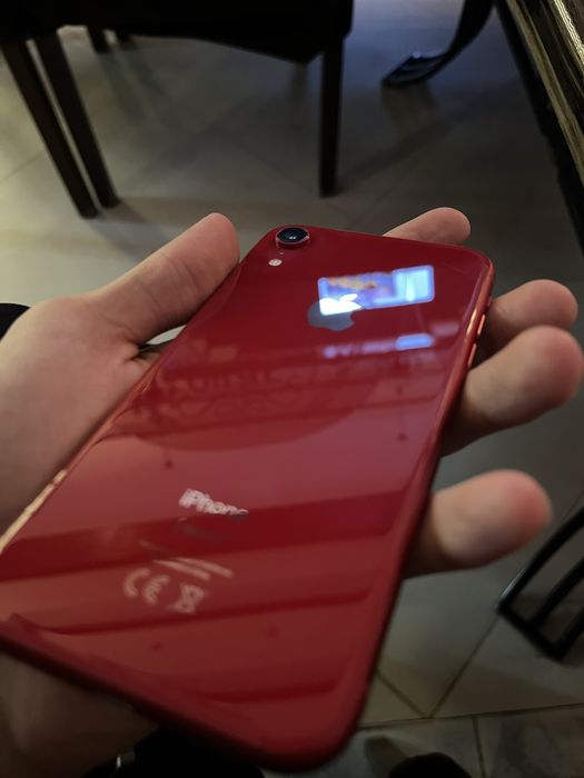 Iphone XR красный