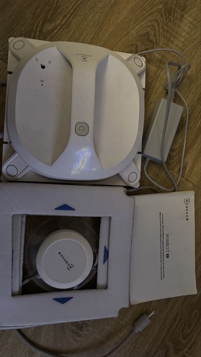 Robot curatare geamuri winbot