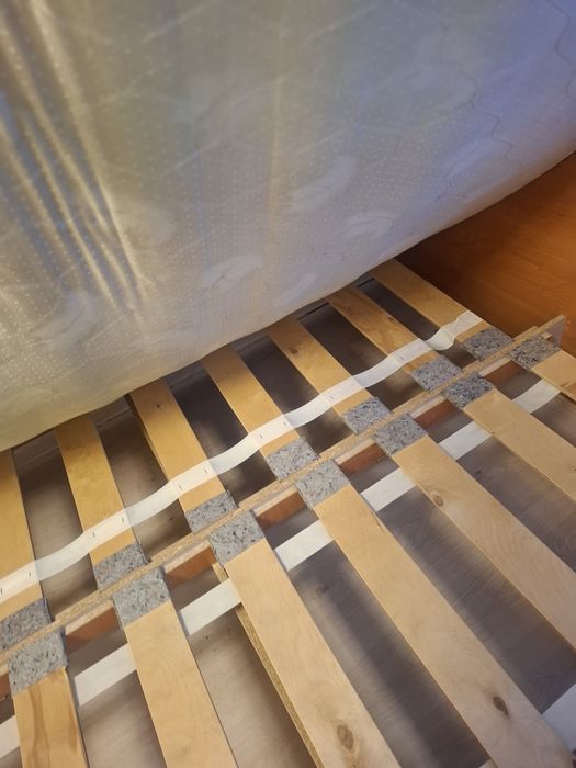 Продаю кровать с матрасом