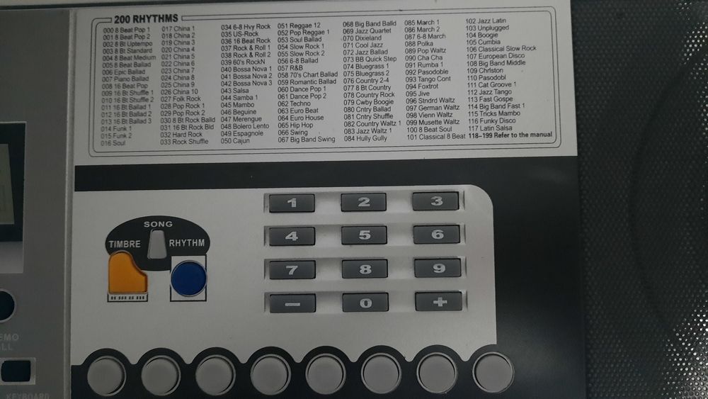 Синтезатор продам или обмен на Айфон 11