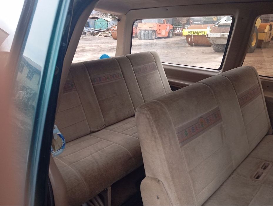 Ford aerostar американец