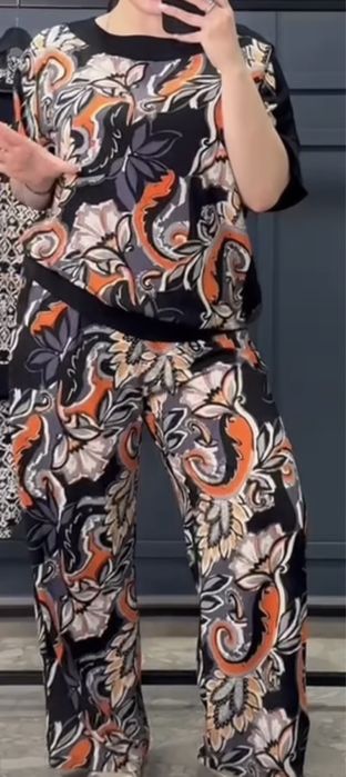 Продам костюм новый