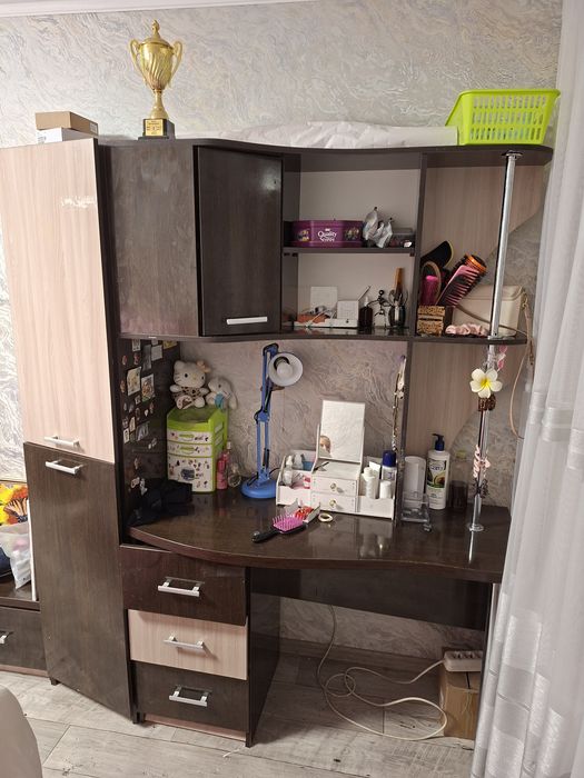 Стол рабочий со шкафом