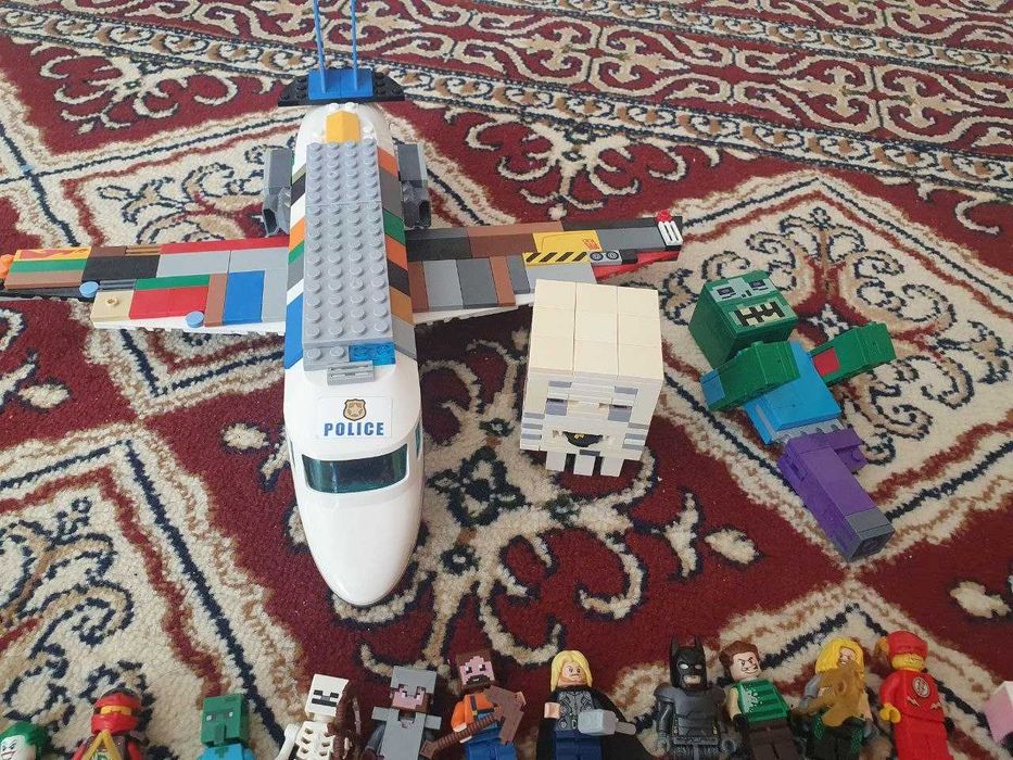 Lego минифигурки(читайте описание)