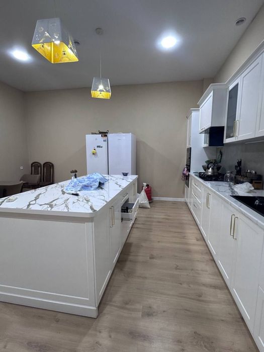 Кулай шароитга эга 2 кавватли уй, 6 сотих сотилади