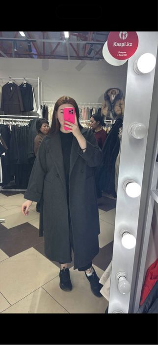 Продам пальто новое