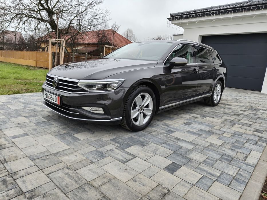 Volkswagen Passat / Automat / High-Line / 2023 / Euro 6 / NAVI / Masaj